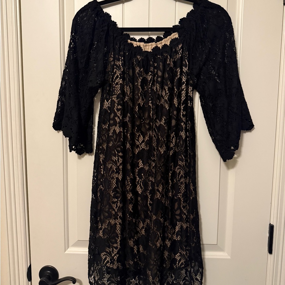 Umgee Black and Cream Lace Trim Top